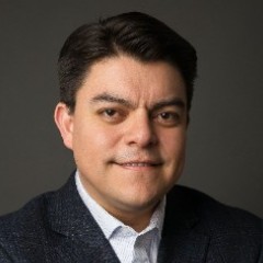 ROBERTO VILLAMAR