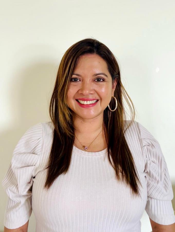 DORA VELARDE